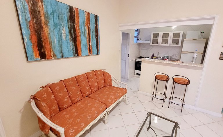 Apartamento reformado próximo as praias do Arpoador, Ipanema