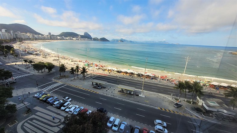 Beach front apartmenet at Avenida Atlantica