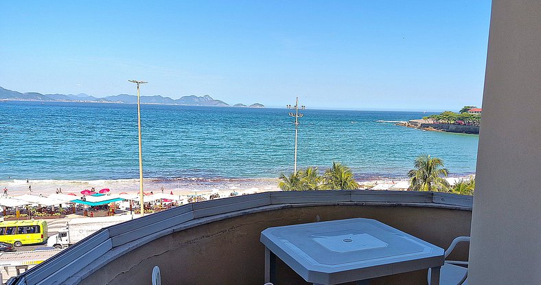 Beach front apartment at Avenida Atlantica