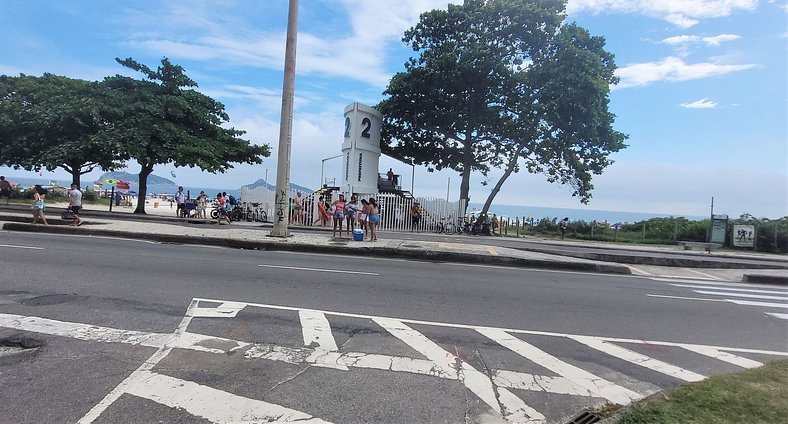 Casa ampla e arejada, apenas 100 metros do mar