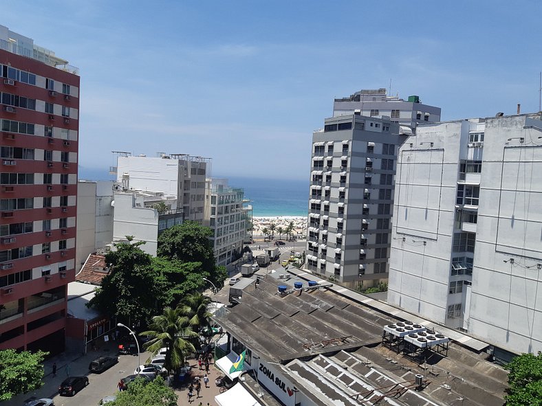 Charmoso apartamento a 1 quadra da praia