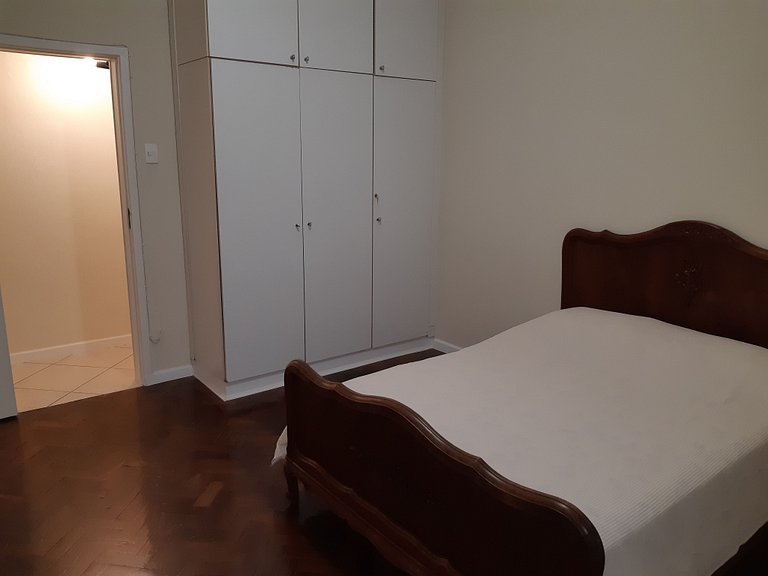 Charmoso apartamento a 1 quadra da praia