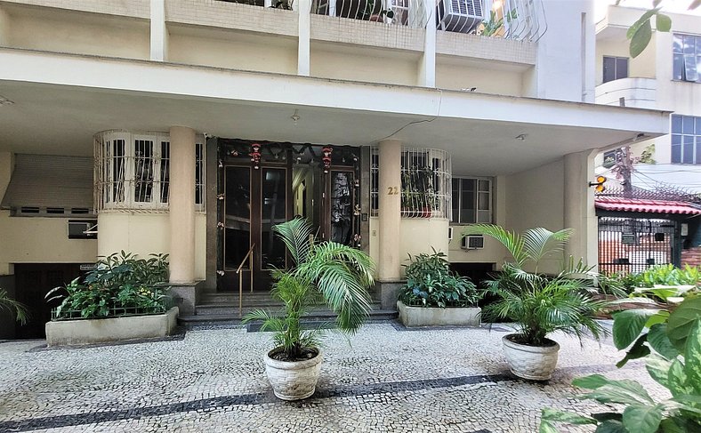 Comfort and privacy 2 blocks from Ipanema beach