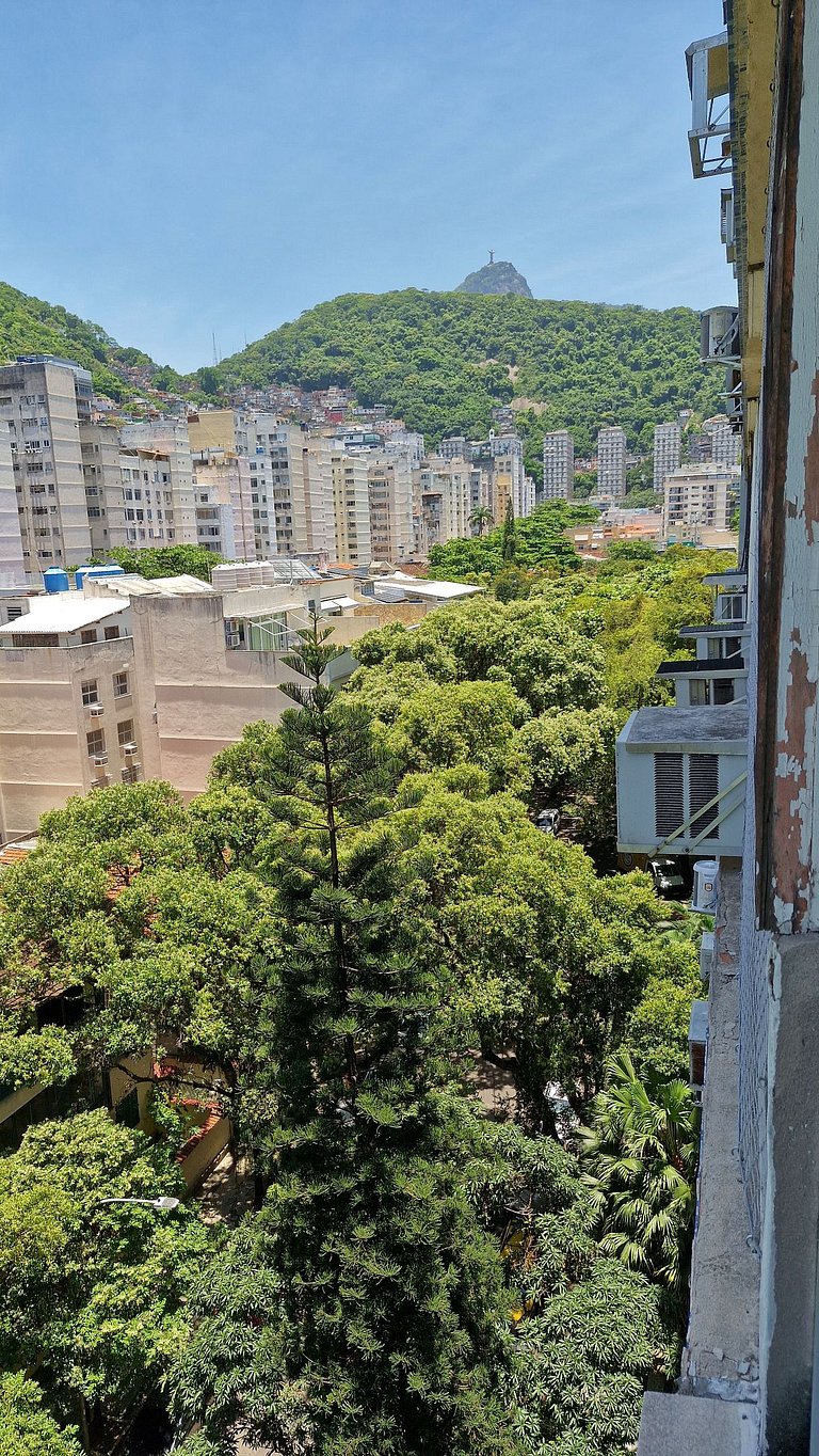 Copacabana 4 personas al lado metro