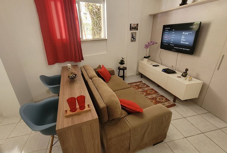 Cozy apartment 2 blocks from Copacabana beach