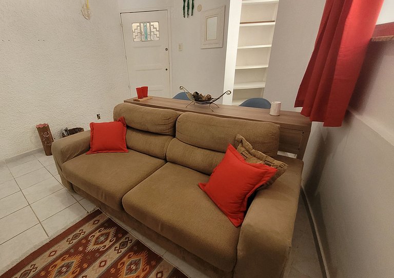 Cozy apartment 2 blocks from Copacabana beach