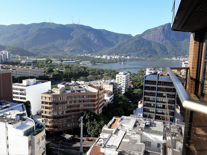 Departamento con servicios, vista al mar y al Cristo Redento