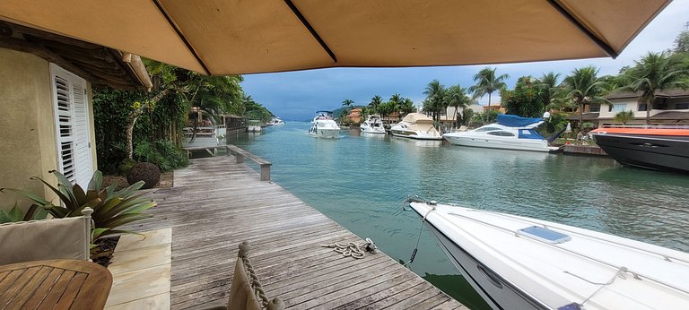 Lujosa casa junto al mar