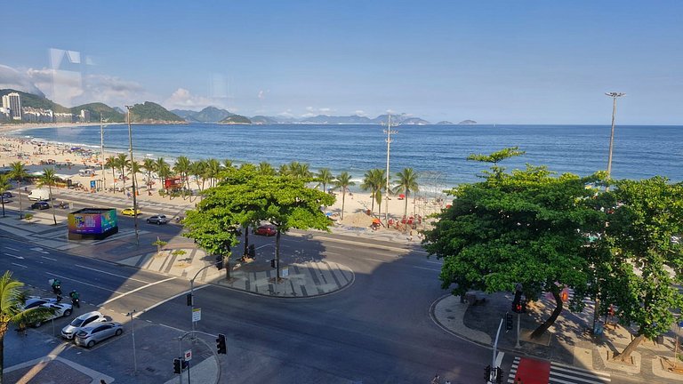 Modern and roommy beach front apartment