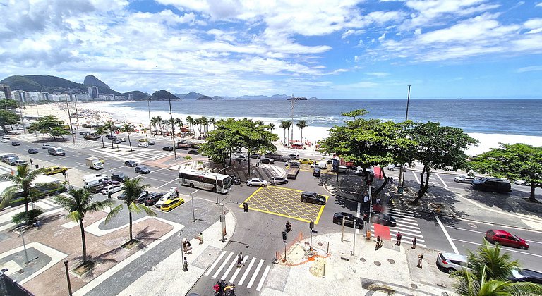 Modern and roommy beach front apartment