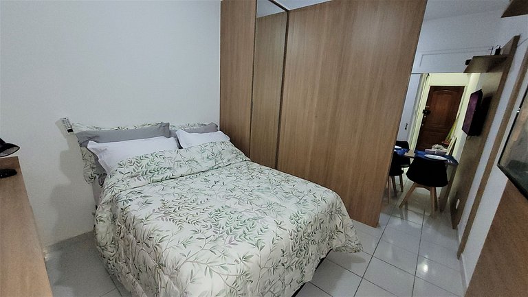 Quarto e sala novo e silencioso